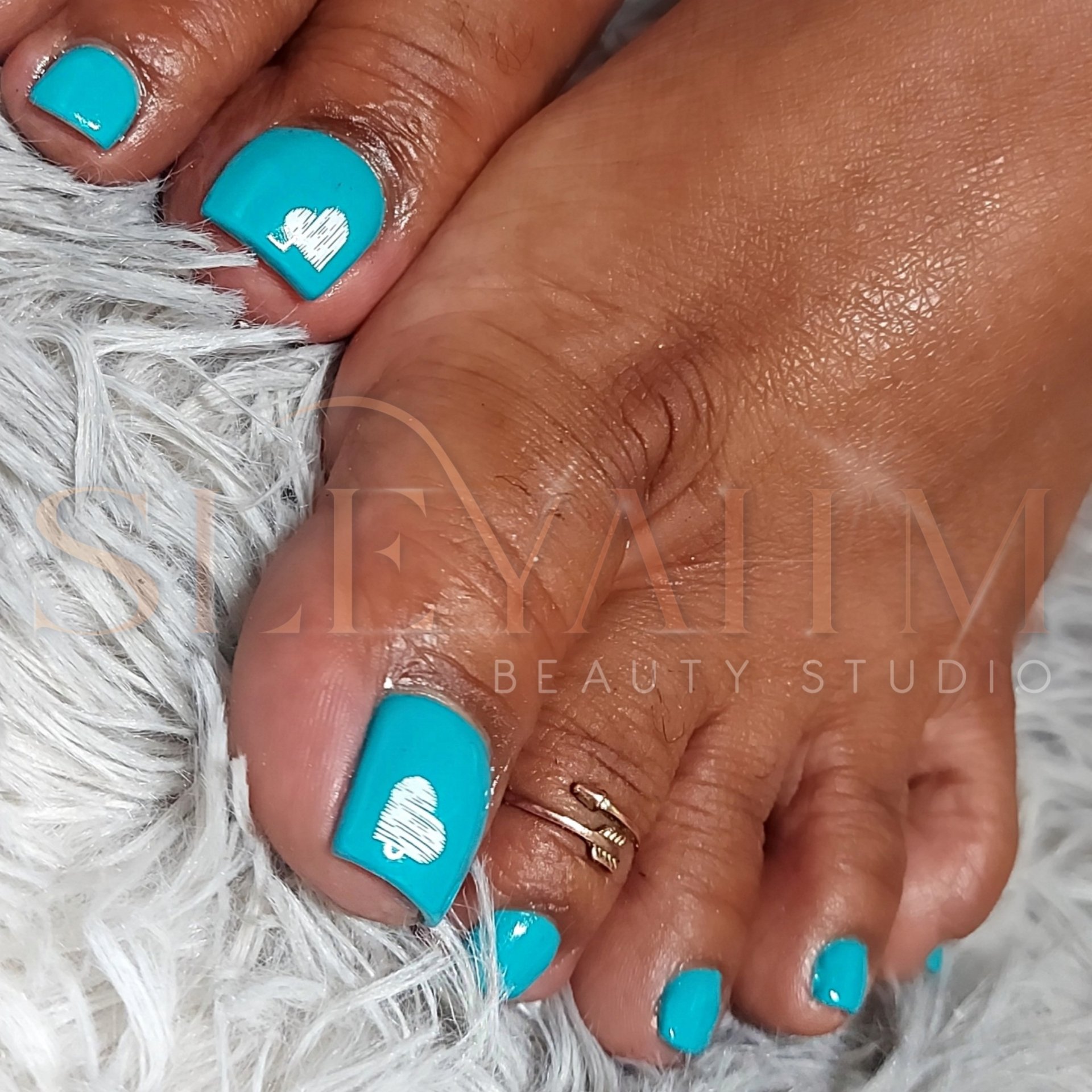 Pose de Vernis Semi-Permanent avec Reconstruction des Gros Orteils
